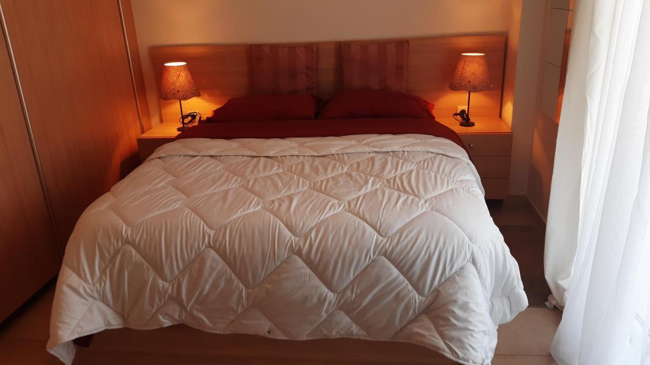 Villa Maria Louiza Near Airport Artemida  Dış mekan fotoğraf