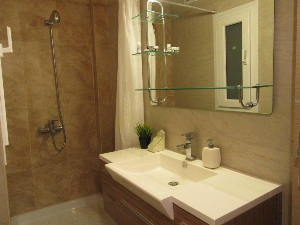 Villa Maria Louiza Near Airport Artemida  Dış mekan fotoğraf